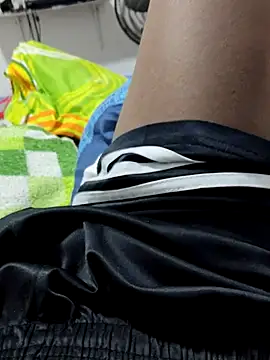 Jheronn28 online show from 10.15.25