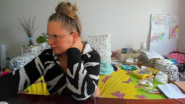 Snapshot of IamYourNarcotic chatting on 11.05.25 IamYourNarcotic online show from 11.05.25