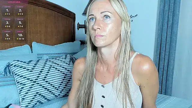 Snapshot of Christine_35 chatting on 05.16.26 Christine 35 online show from 05.16.26
