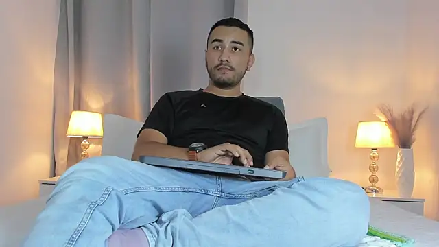 Nick Moca online show from 01.04.25