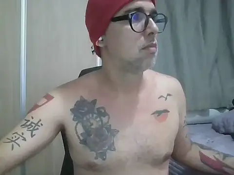 Snapshot of Brino-Nandes chatting on 11.12.25 Brino-Nandes online show from 11.12.25