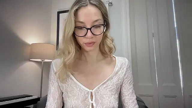 Cutensadistic online show from 12.18.24