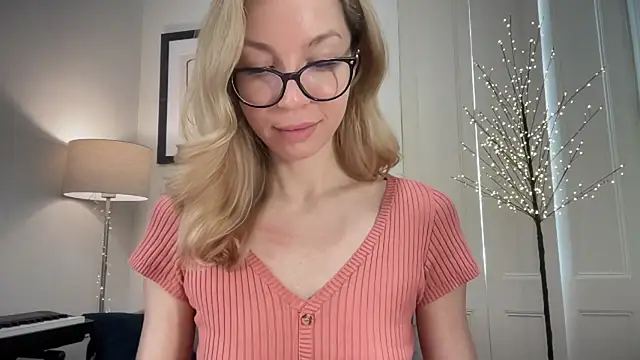 Cutensadistic online show from 12.24.24
