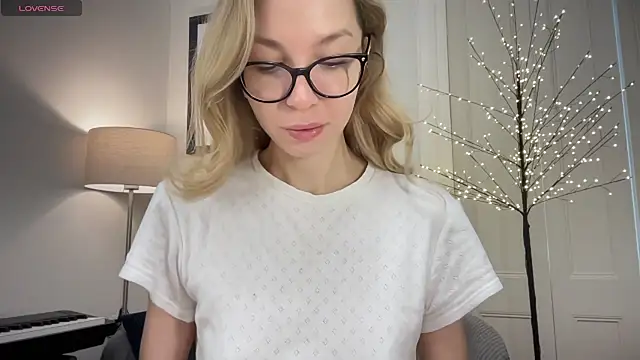 Cutensadistic online show from 12.30.24