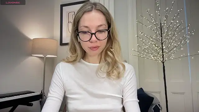 Cutensadistic online show from 01.03.25
