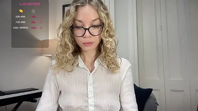 Cutensadistic online show from 01.16.25