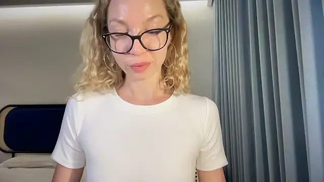 Cutensadistic online show from 02.11.25