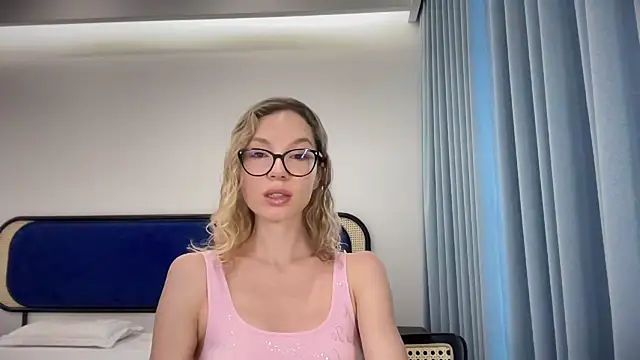 Cutensadistic online show from 02.12.25