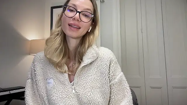 Cutensadistic online show from 02.22.25
