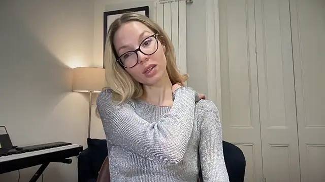 Cutensadistic online show from 03.04.25