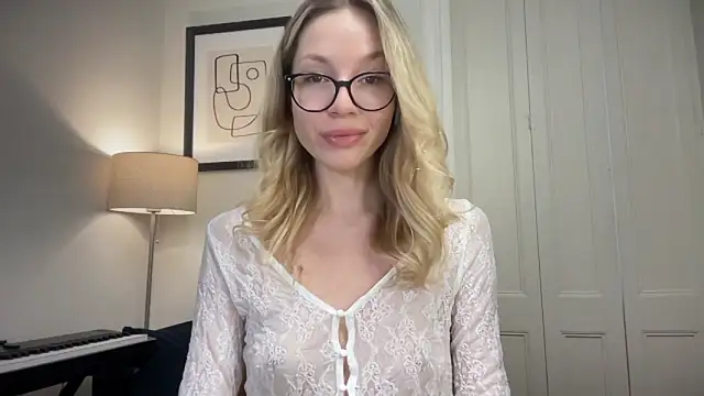 Cutensadistic online show from 03.06.25