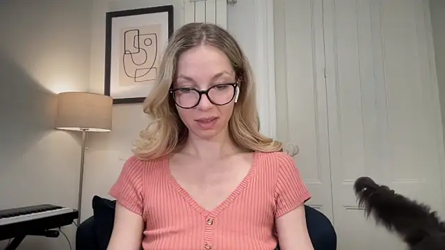 Cutensadistic online show from 03.12.25