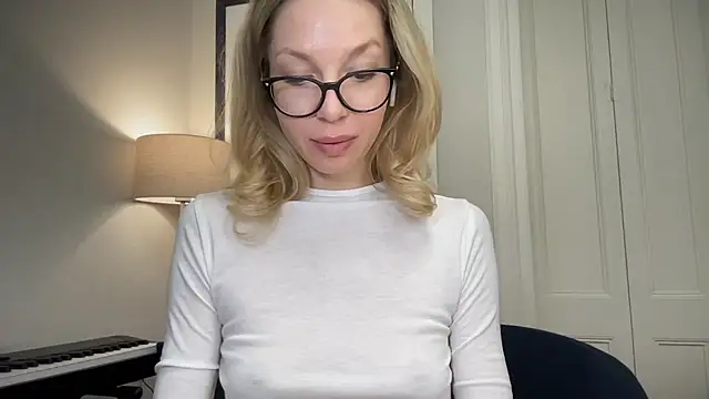 Cutensadistic online show from 03.20.25