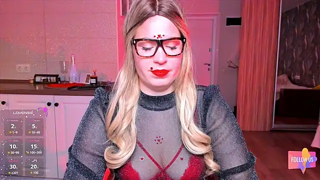 HotTiffani online show from 02.14.26