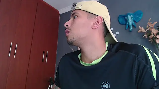 Snapshot of geirge_teacherxx chatting on 01.10.25 geirge teacherxx online show from 01.10.25