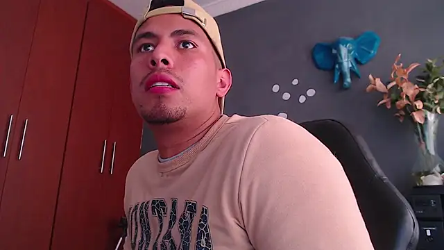 Snapshot of geirge_teacherxx chatting on 01.11.25 geirge teacherxx online show from 01.11.25