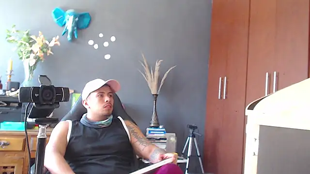 Snapshot of geirge_teacherxx chatting on 01.18.25 geirge teacherxx online show from 01.18.25