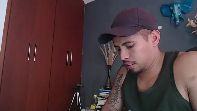 Snapshot of geirge_teacherxx chatting on 01.21.25 geirge teacherxx online show from 01.21.25