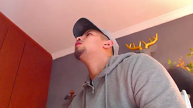 Snapshot of geirge_teacherxx chatting on 03.21.25 geirge teacherxx online show from 03.21.25