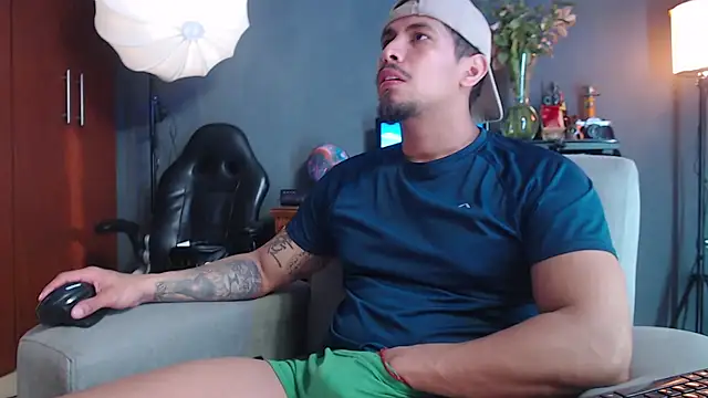 Snapshot of geirge_teacherxx chatting on 11.04.25 geirge teacherxx online show from 11.04.25