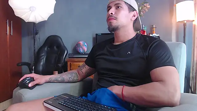 Snapshot of geirge_teacherxx chatting on 11.06.25 geirge teacherxx online show from 11.06.25