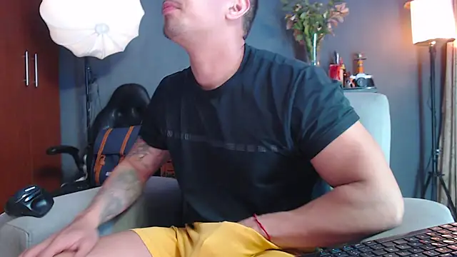 Snapshot of geirge_teacherxx chatting on 11.11.25 geirge teacherxx online show from 11.11.25