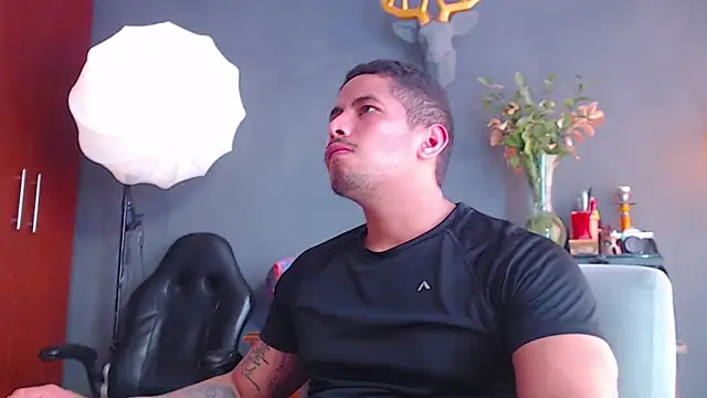 Snapshot of geirge_teacherxx chatting on 11.17.25 geirge teacherxx online show from 11.17.25