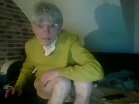 Snapshot of InMeinenMund chatting on 12.14.24 InMeinenMund online show from 12.14.24