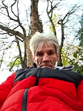 Snapshot of InMeinenMund chatting on 11.13.25 InMeinenMund online show from 11.13.25