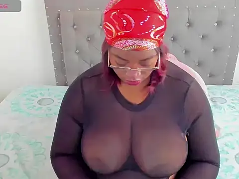 Snapshot of NinaGrey_ chatting on 11.09.25 NinaGrey online show from 11.09.25