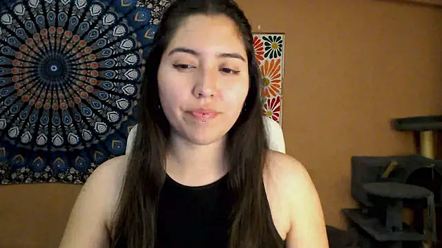 Snapshot of IntimateTales chatting on 11.05.25 IntimateTales online show from 11.05.25