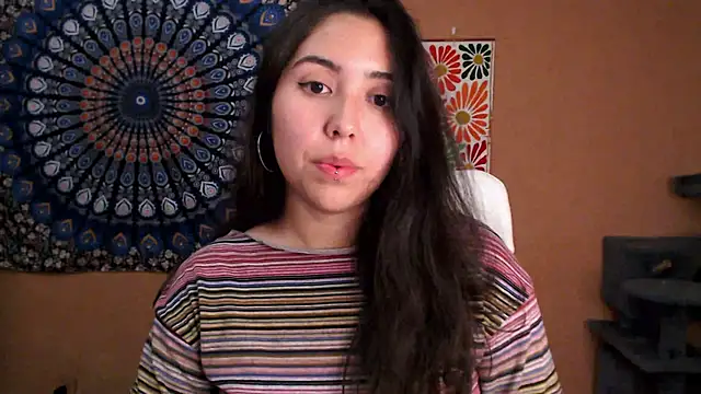 Snapshot of IntimateTales chatting on 11.10.25 IntimateTales online show from 11.10.25