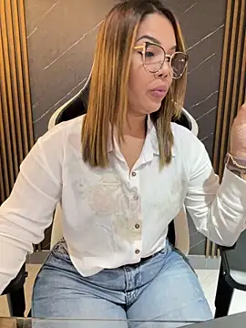 KellyBrooklyn  online show from 12.22.25