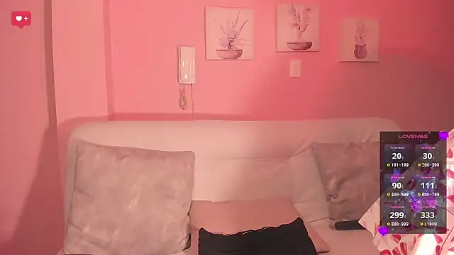 Evelyn Vega online show from 12.17.24