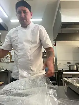 Snapshot of xavier_1988 chatting on 02.14.26 xavier 1988 online show from 02.14.26