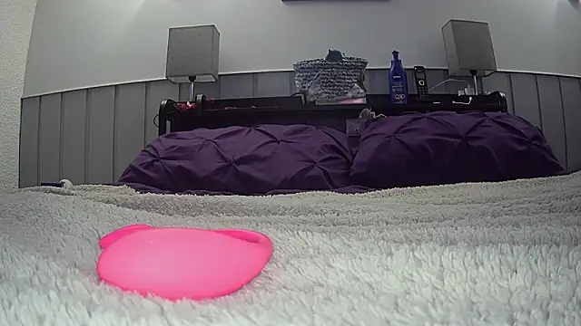 Snapshot of alexassts chatting on 09.29.25 alexassts online show from 09.29.25