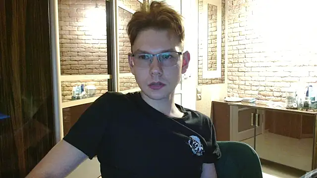 Snapshot of newcomer_2021 chatting on 11.07.25 newcomer 2021 online show from 11.07.25