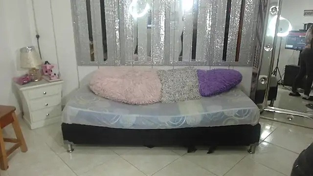 mijal queen online show from 02.14.25