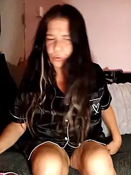 Leanne43 online show from 11.14.25