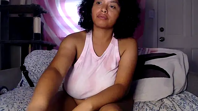 Snapshot of TasteeKitty chatting on 10.20.25 TasteeKitty online show from 10.20.25