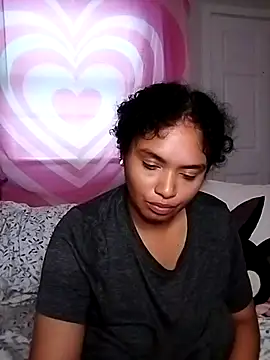 Snapshot of TasteeKitty chatting on 10.26.25 TasteeKitty online show from 10.26.25