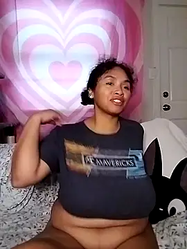 Snapshot of TasteeKitty chatting on 10.27.25 TasteeKitty online show from 10.27.25