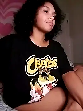 Snapshot of TasteeKitty chatting on 11.12.25 TasteeKitty online show from 11.12.25