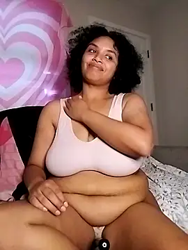 Snapshot of TasteeKitty chatting on 11.13.25 TasteeKitty online show from 11.13.25