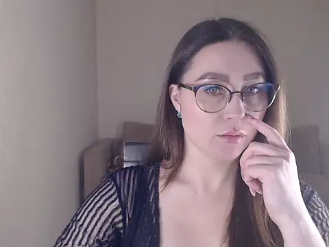 Snapshot of marishaarimova chatting on 10.26.25 marishaarimova online show from 10.26.25