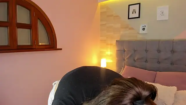  Abril W online show from 02.05.26