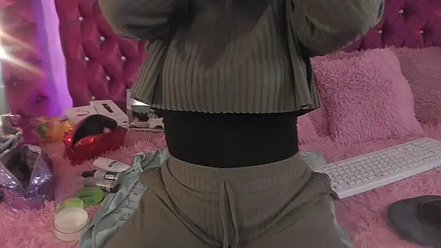 Snapshot of Nara_belen chatting on 10.18.25 Nara belen online show from 10.18.25