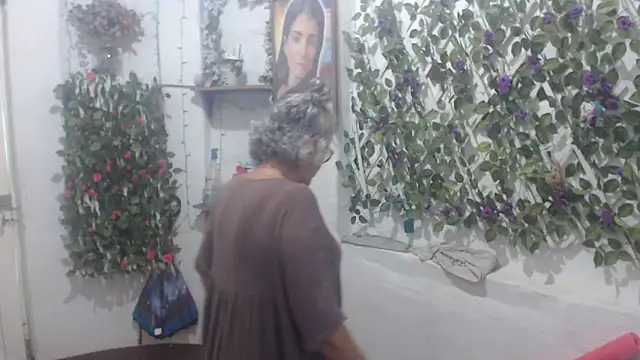 FunnyGrandma online show from 11.10.25