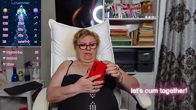 Snapshot of Mella4you chatting on 12.12.24 Mella4you online show from 12.12.24