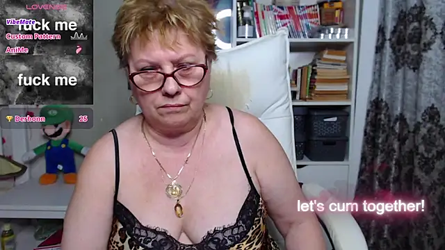 Snapshot of Mella4you chatting on 02.05.25 Mella4you online show from 02.05.25